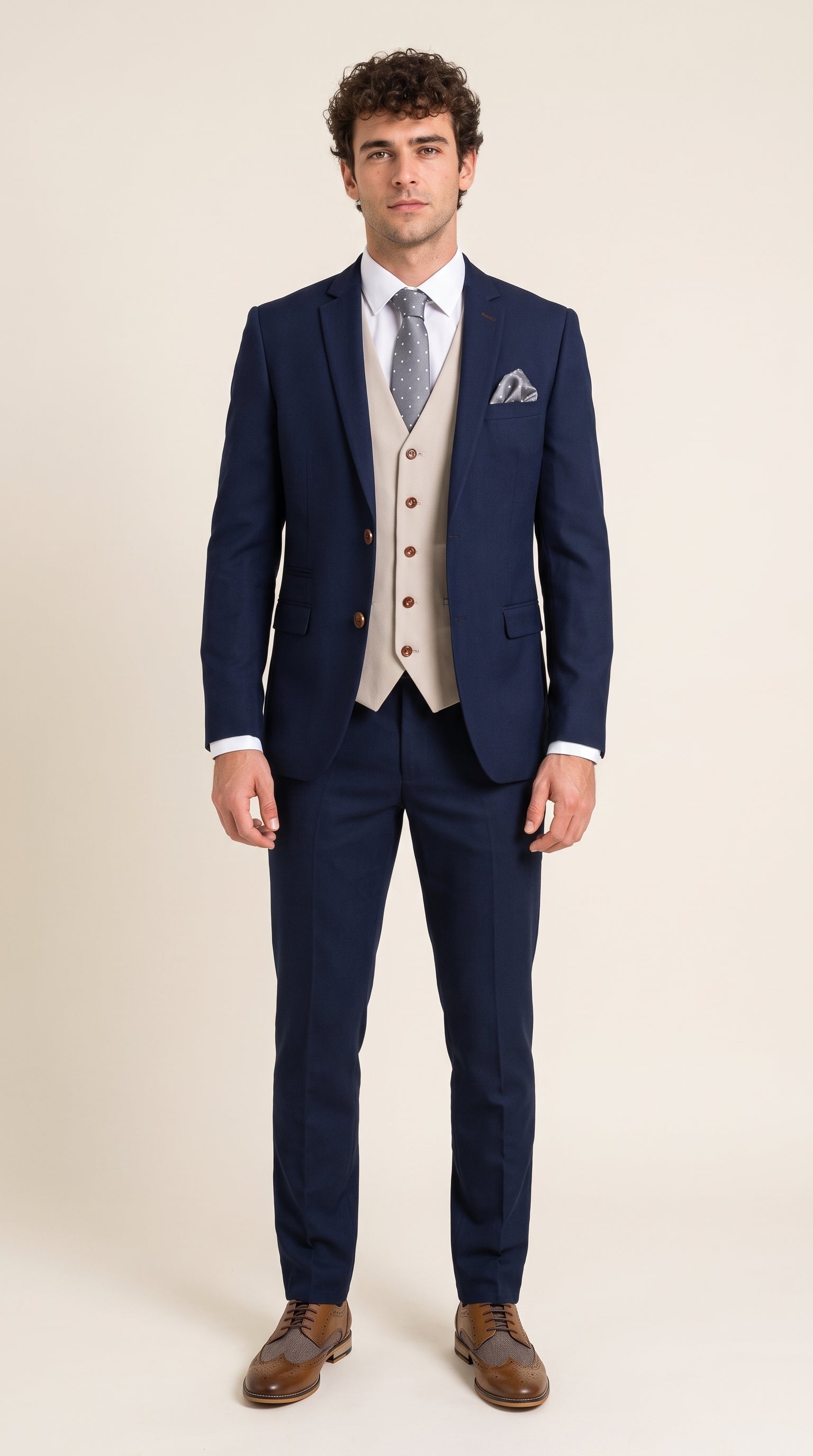 Look #395 styled with Mayfair - Moška mornarsko modra obleka iz 3 delov s kremnim telovnikom