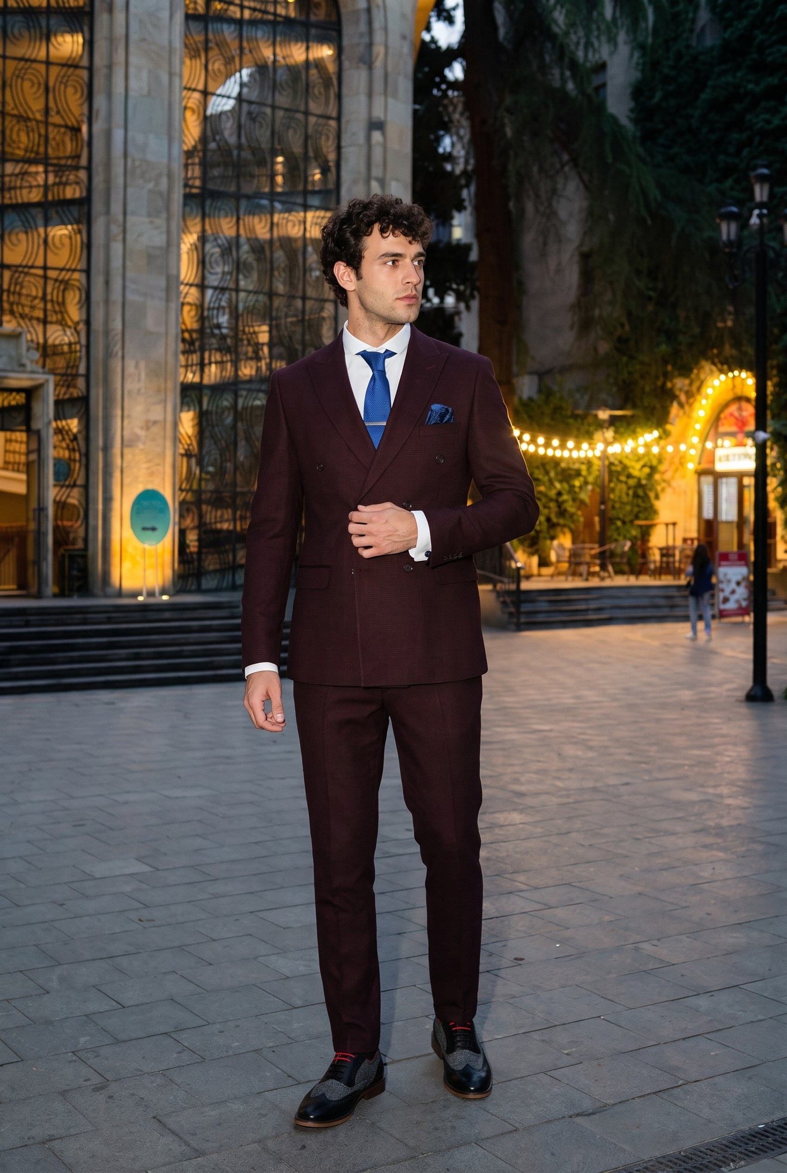 Look #733 styled with Regent - Moška bordo dvodelna obleka z dvojnim zapenjanjem