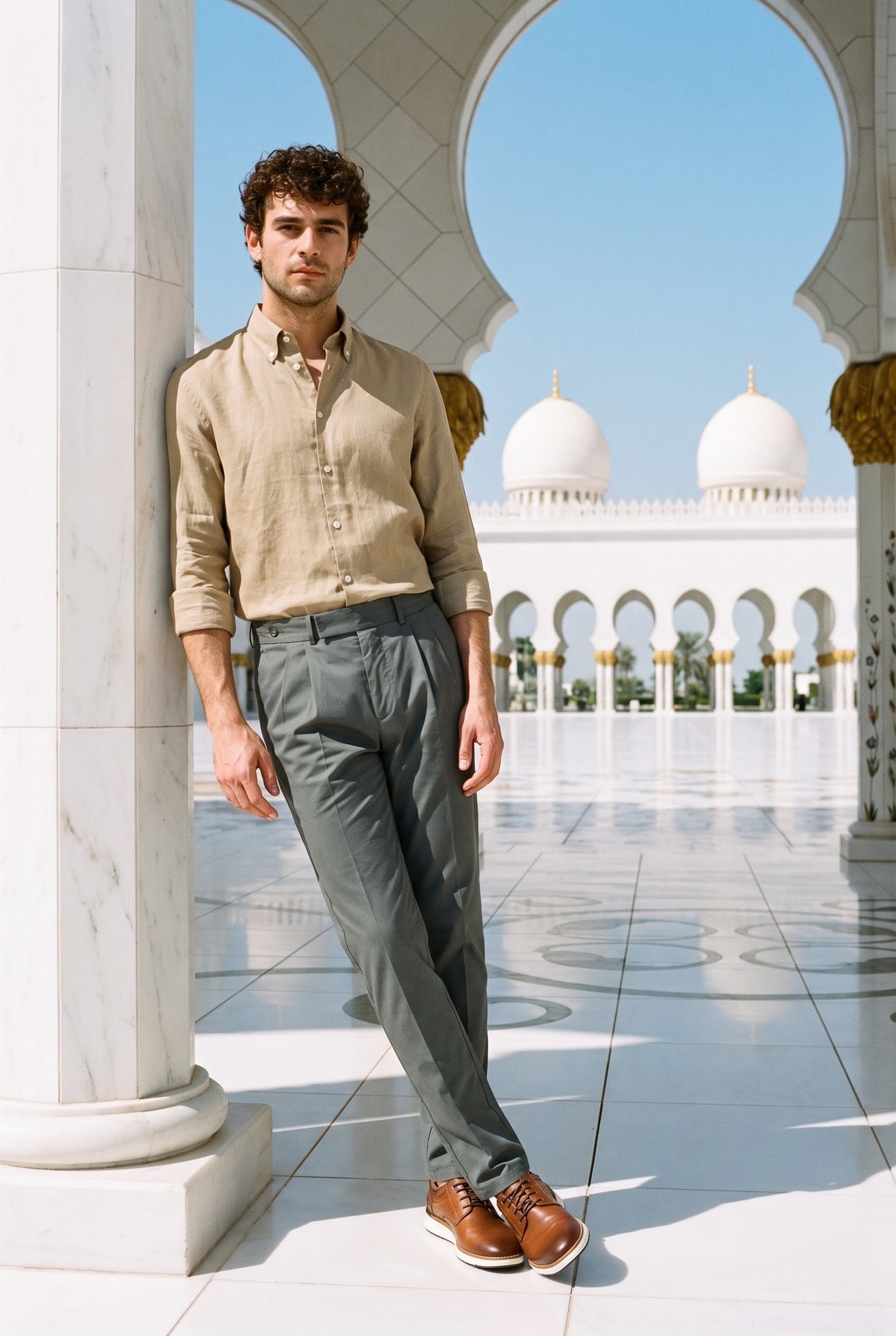 Look #1020 styled with Moška temno bež srajca z dolgimi rokavi in gumbi iz čistega lana
