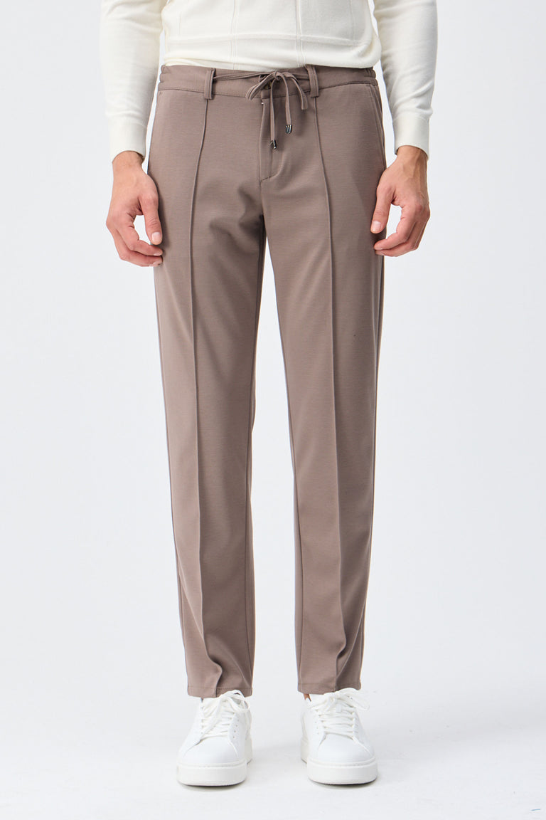Moške taupe rjave elegantne hlače z vrvico, krojene, zožene