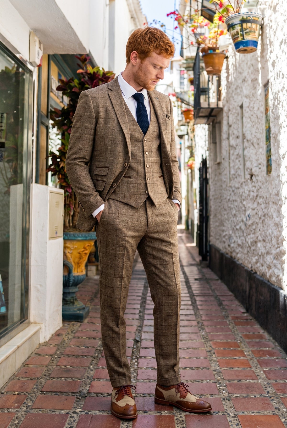 Look #573 styled with Liam - Moška 3-delna rjava karo obleka