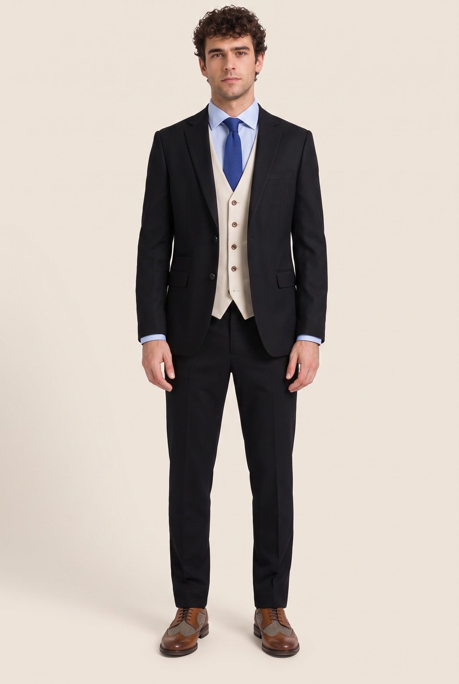 Look #1006 styled with Mayfair - Moška črna obleka iz 3 delov s kremnim telovnikom