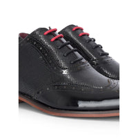 Flynn - Moški črni lakirani čevlji brogue