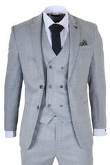 Siva karirasta obleka z belo srajco, črno kravato in žepnim robčkom na belem ozadju