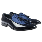 Moški mornarsko modri žametni natikači s cofki in detajli iz lakirane kože