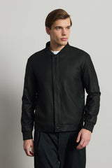 Moška črna minimalistična elegantna bomber jakna