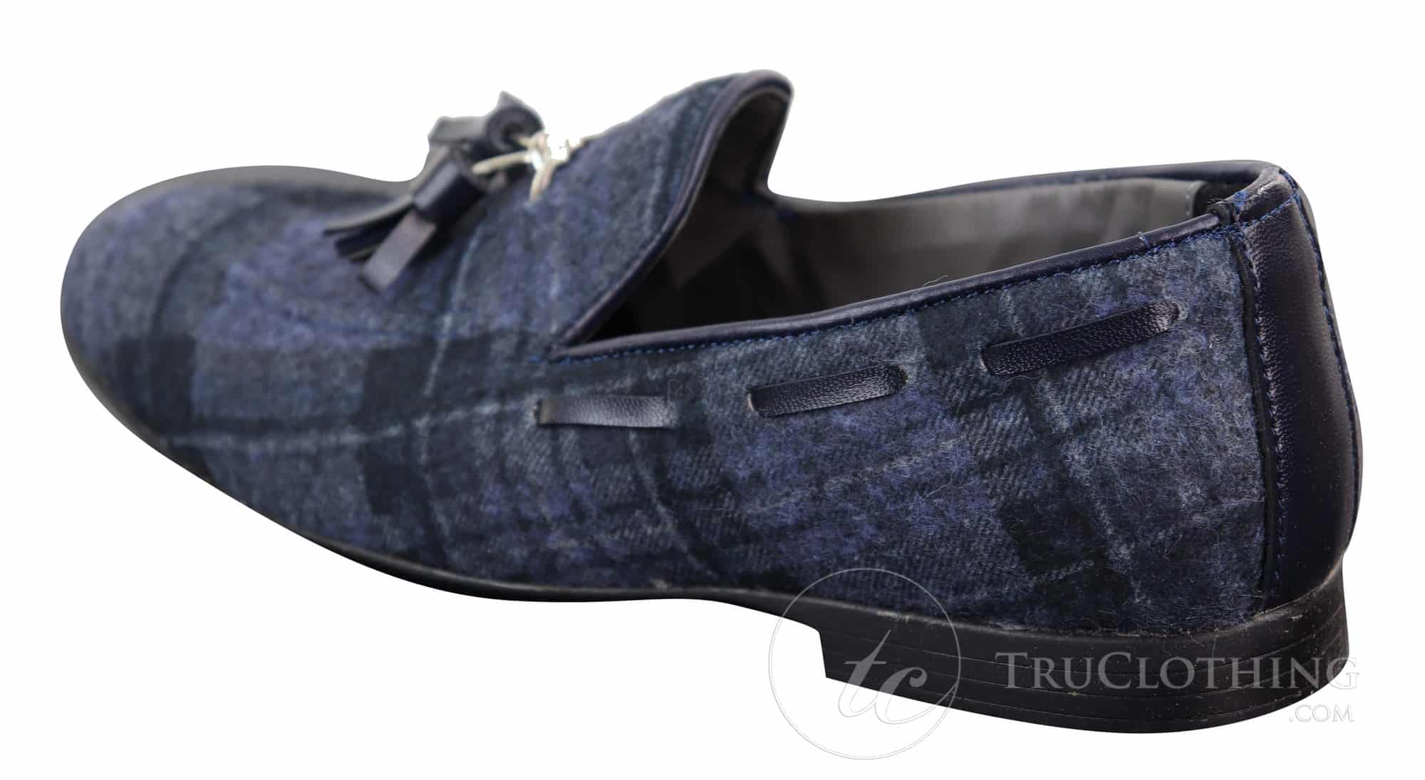 Moški čevlji s tvidom in resicami