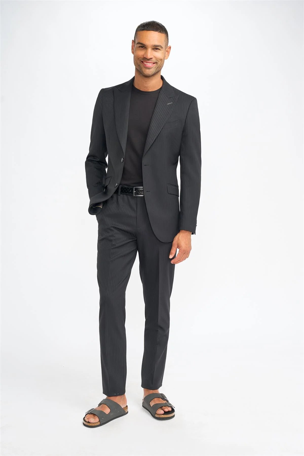Roberto - Moški blazer s črnimi senčnimi črtami in krojem